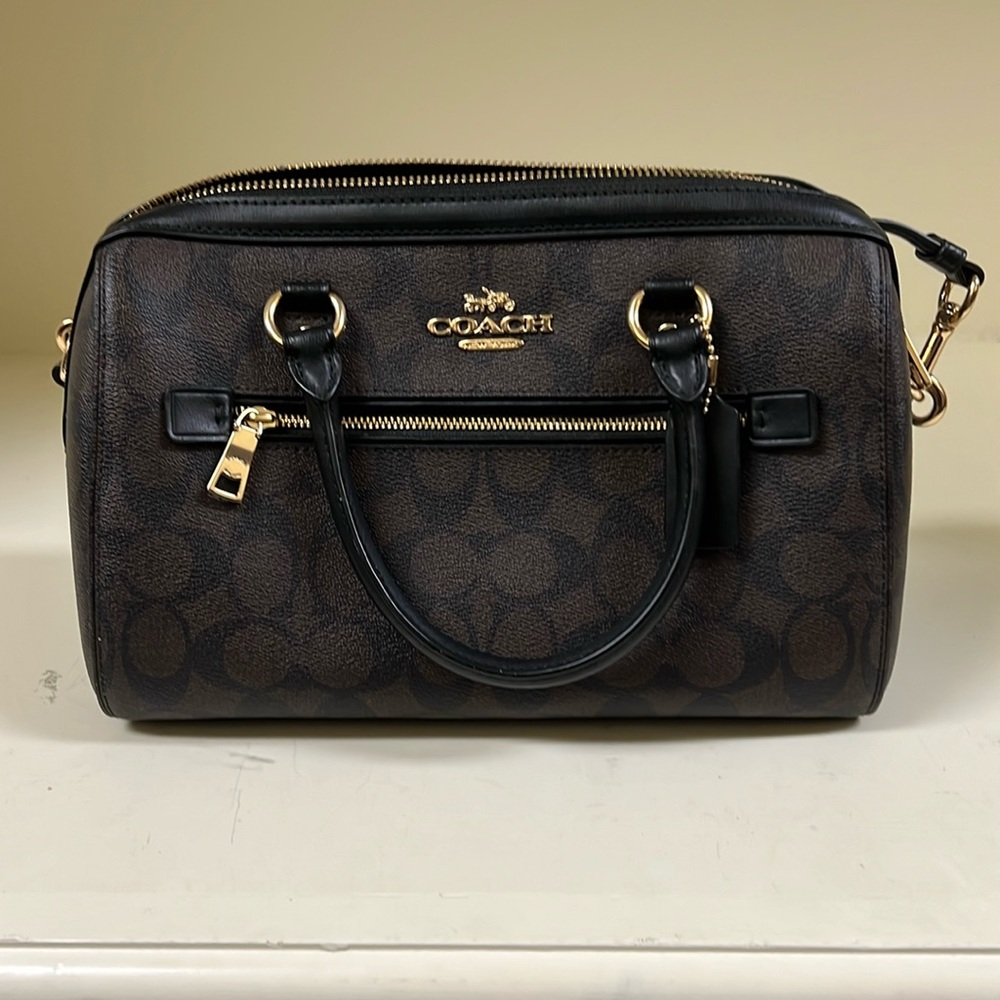 Stunning Coach tote with strap and matching wallet